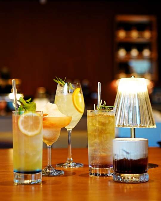 스타벅스 칵테일 음료. 스타벅스 코리아 제공